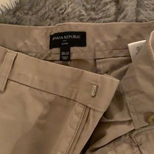 Men’s banana republic khaki dress pants. Size 38x32